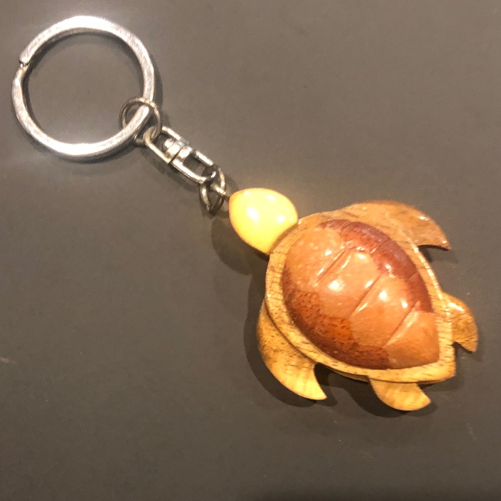 Hawaii Sea Turtle Koa Wood Keychain with Natural Color Tones